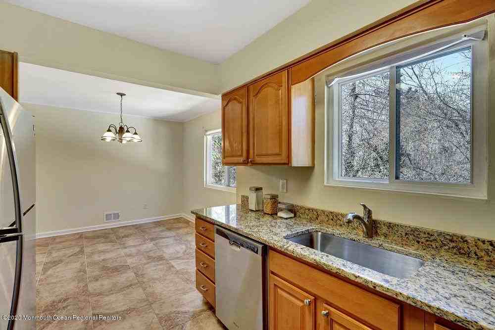 415 Middlewood Rd - Photo 6 of 13