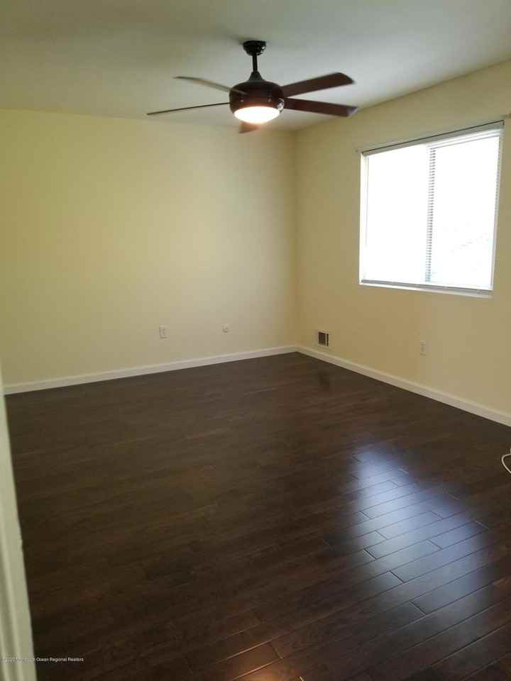 415 Middlewood Rd - Photo 7 of 13