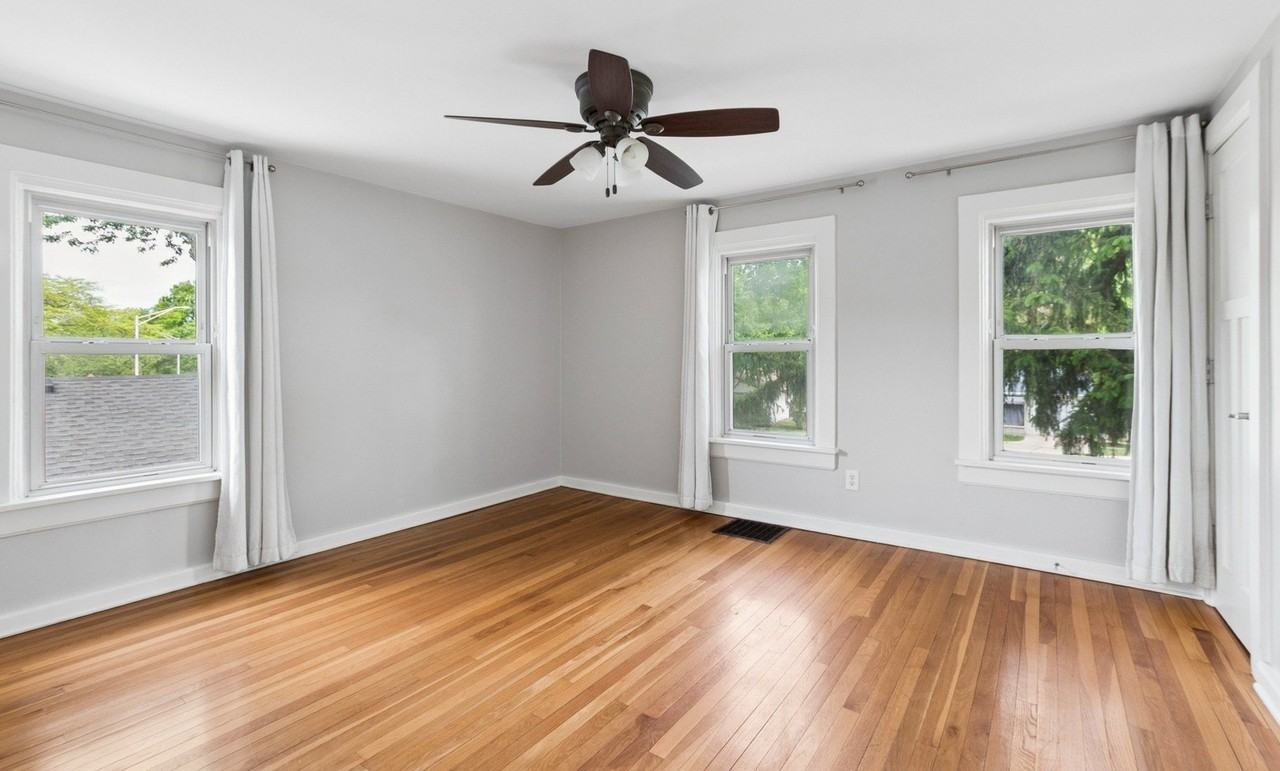 634 E 5th Ave - Photo 7 of 18