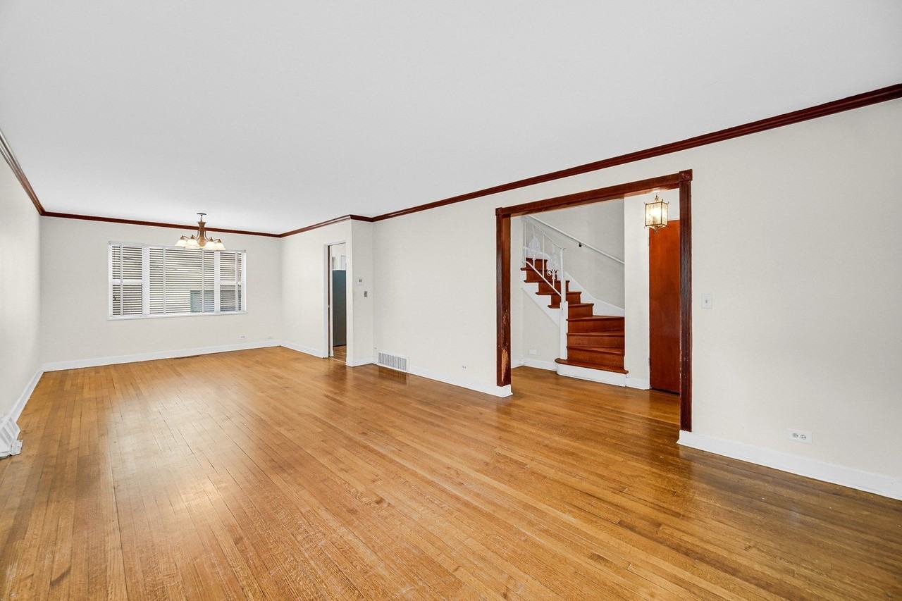 7248 N Ridge Blvd - Photo 5 of 27