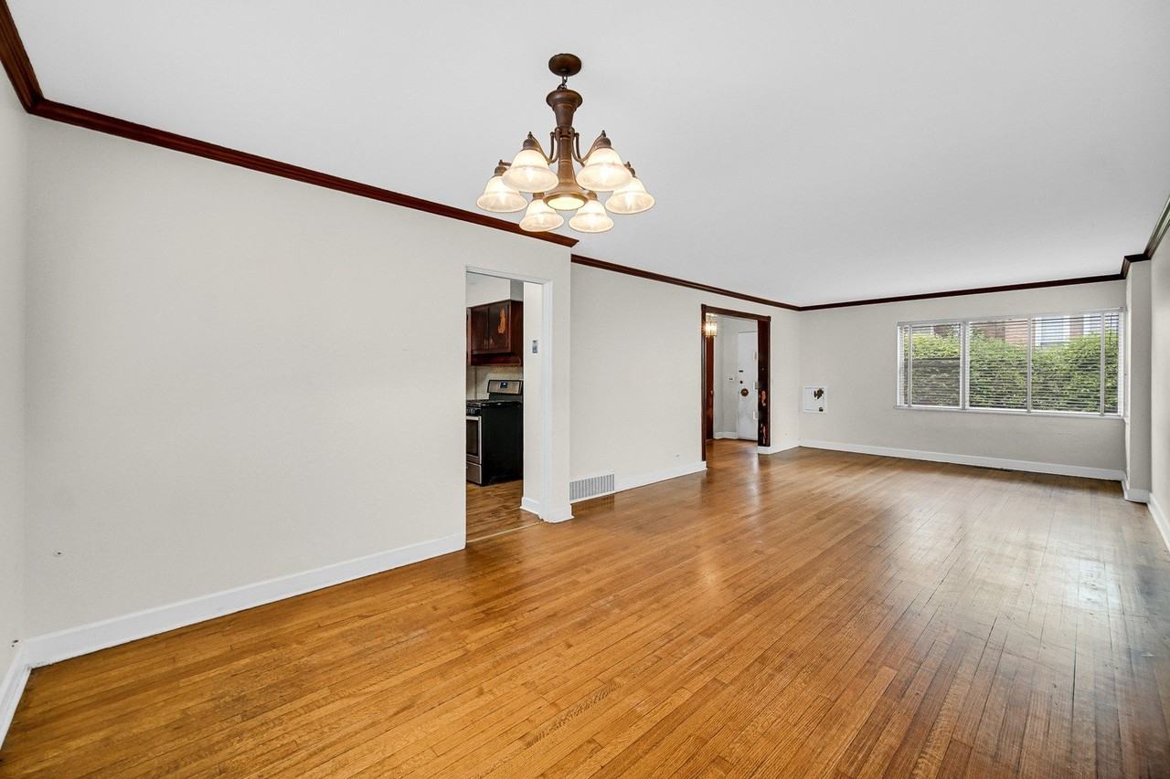 7248 N Ridge Blvd - Photo 6 of 27