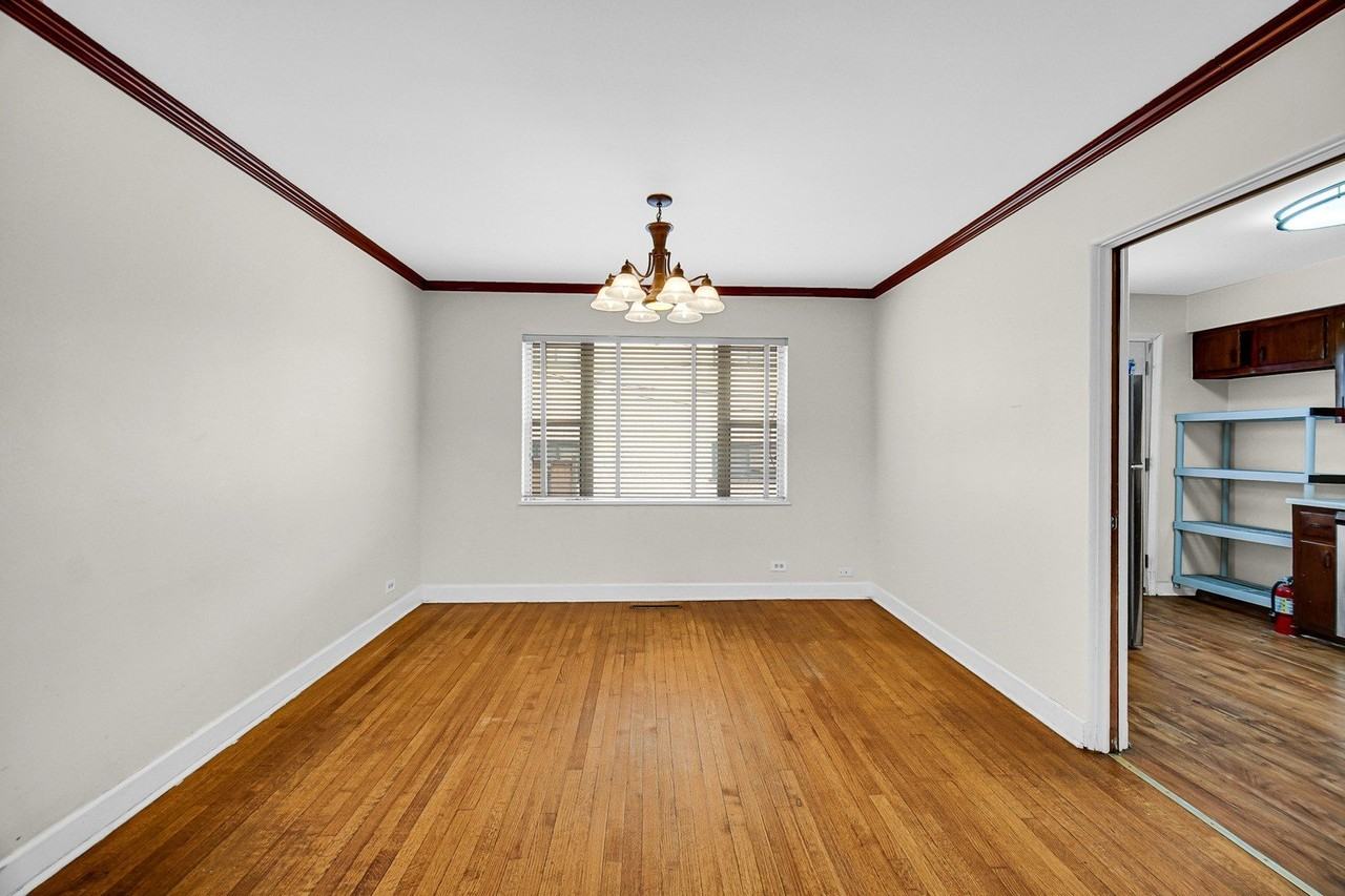 7248 N Ridge Blvd - Photo 7 of 27