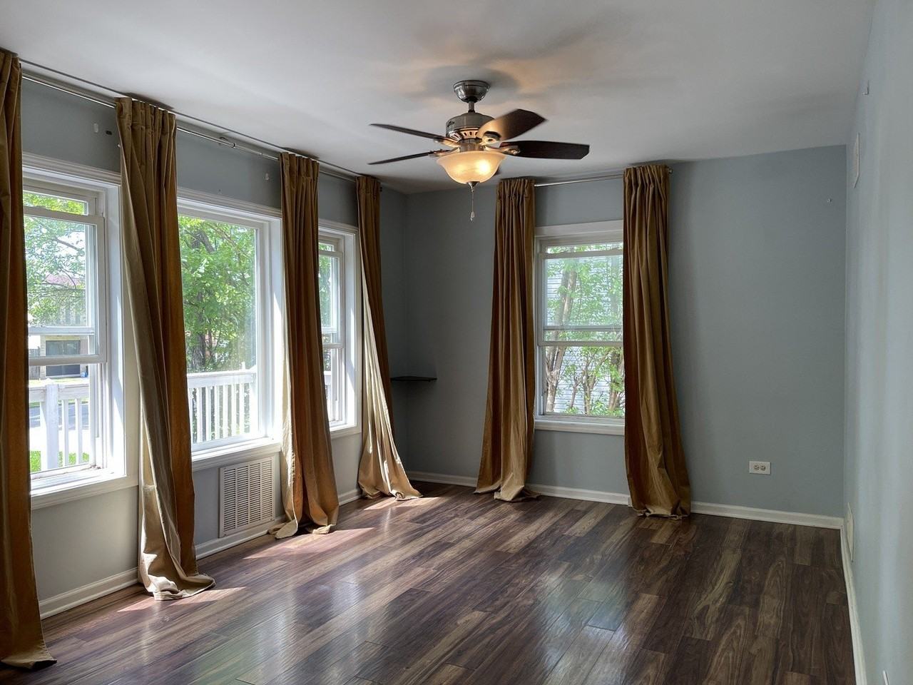 123 Washington Ave - Photo 2 of 15