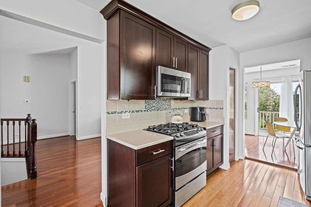 143 Lawn Ct - Photo 6 of 15
