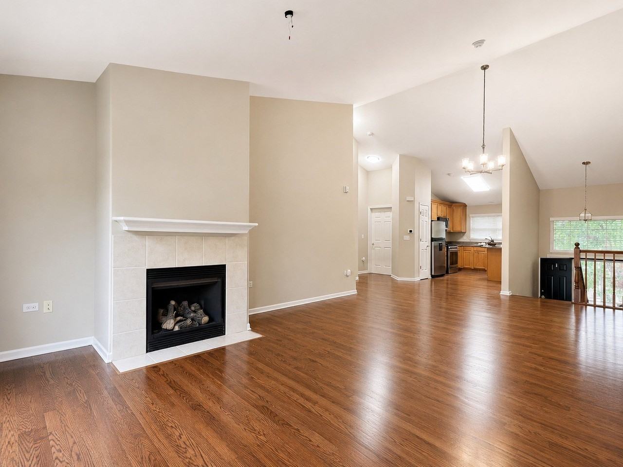 3159 Saganashkee Ln - Photo 4 of 15