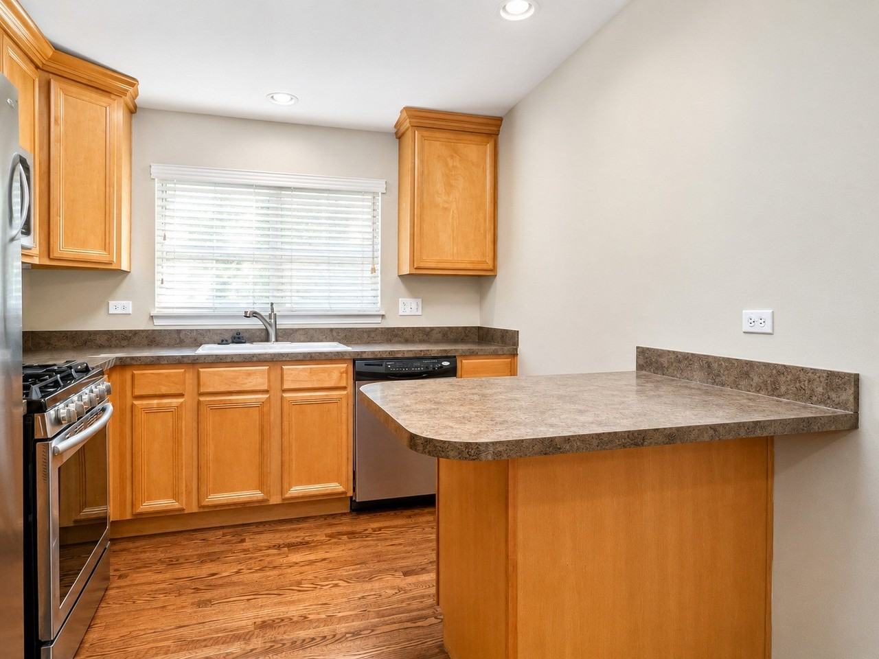3159 Saganashkee Ln - Photo 6 of 15