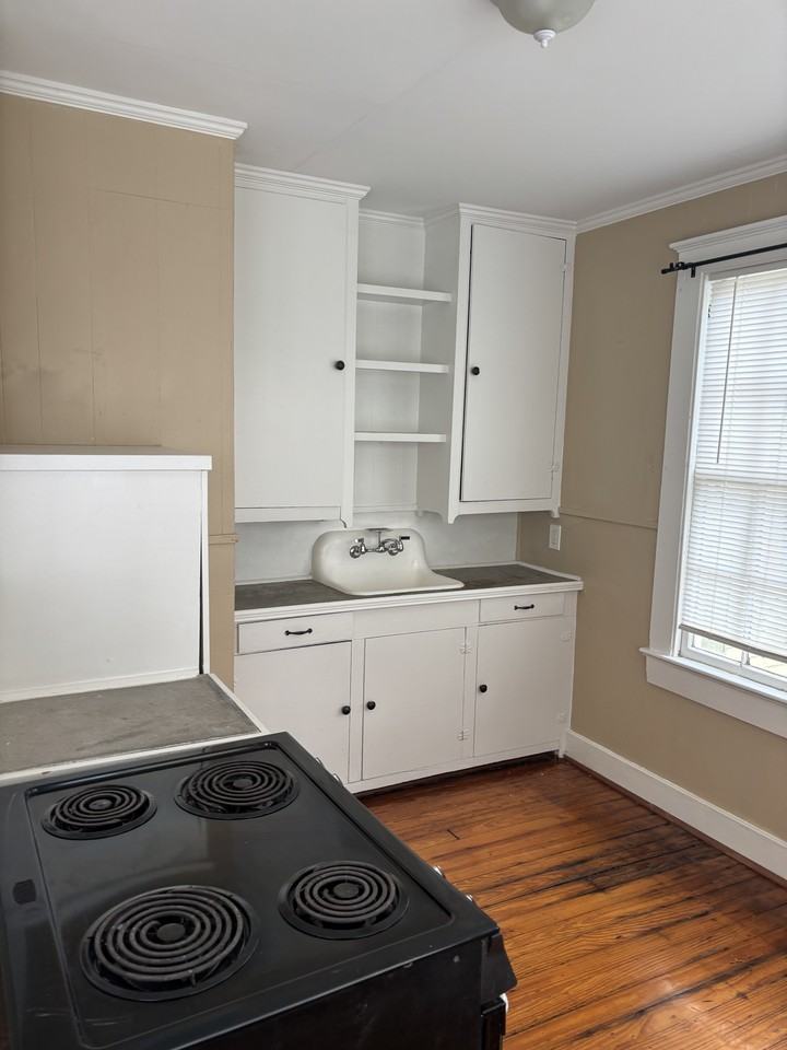 157 E State St #157-1 - Photo 5 of 7