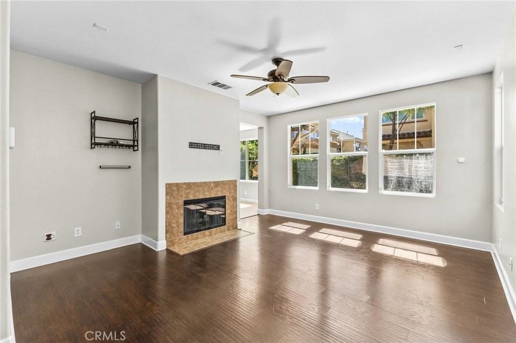 28403 Ravenna St - Photo 3 of 32