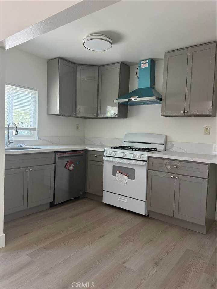 8717 Tilmont Ave - Photo 3 of 8