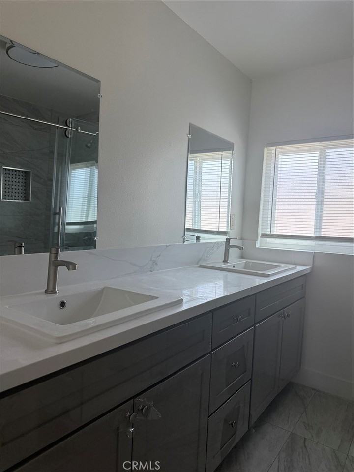 8717 Tilmont Ave - Photo 5 of 8