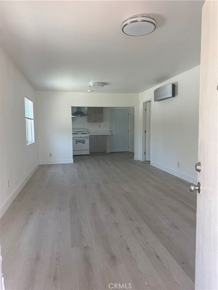 8717 Tilmont Ave - Photo 6 of 8