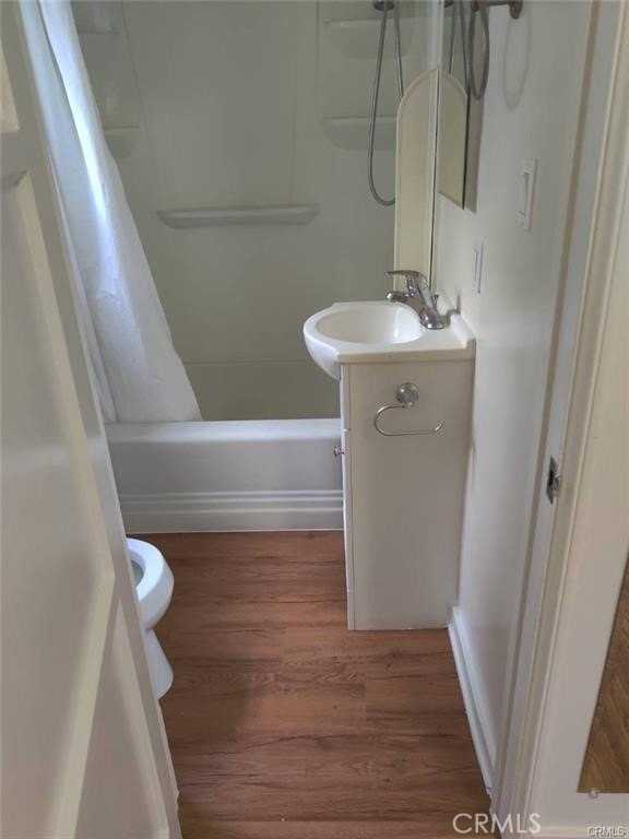748 S Euclid Ave - Photo 5 of 5