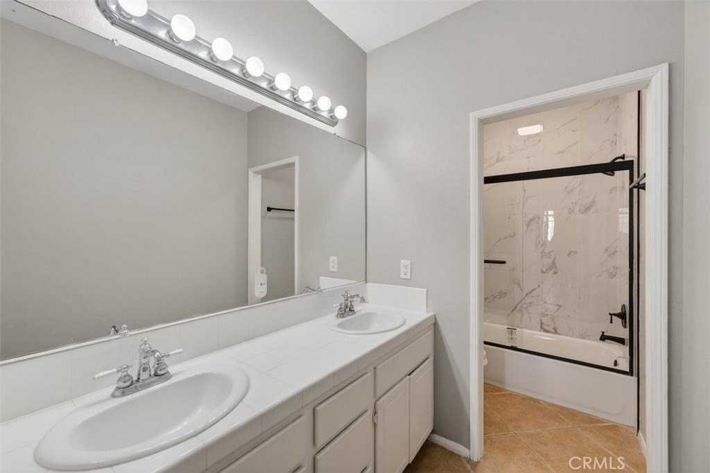 16498 Medinah St - Photo 7 of 11