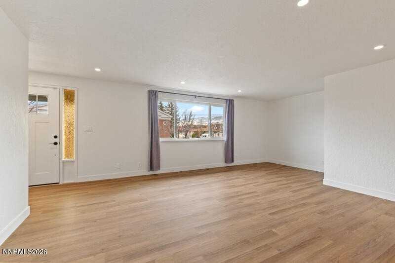 655 Walker Ave - Photo 3 of 13