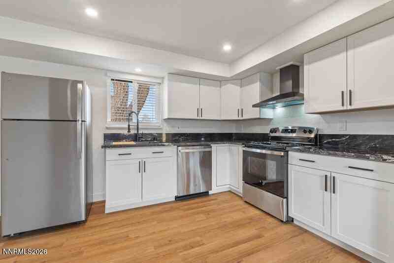 655 Walker Ave - Photo 4 of 13