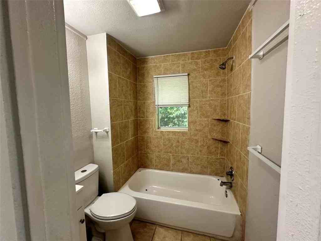 4611 Bradshaw St - Photo 6 of 10