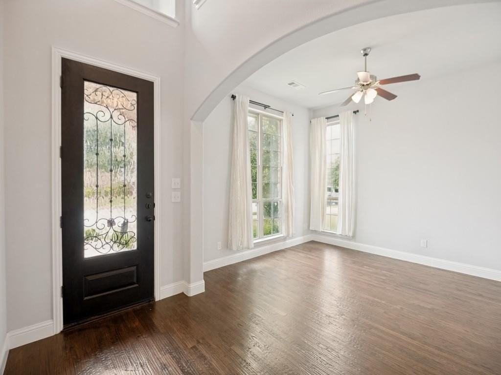 5009 Joseph St - Photo 3 of 31