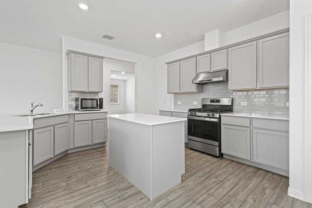 3708 Milkweed Rd - Photo 3 of 21