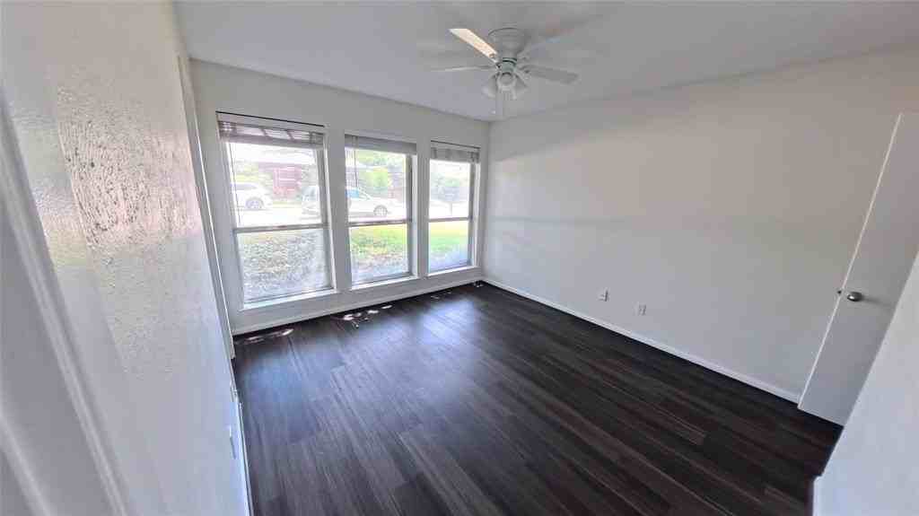 7215 Cutter Mill Dr - Photo 4 of 27