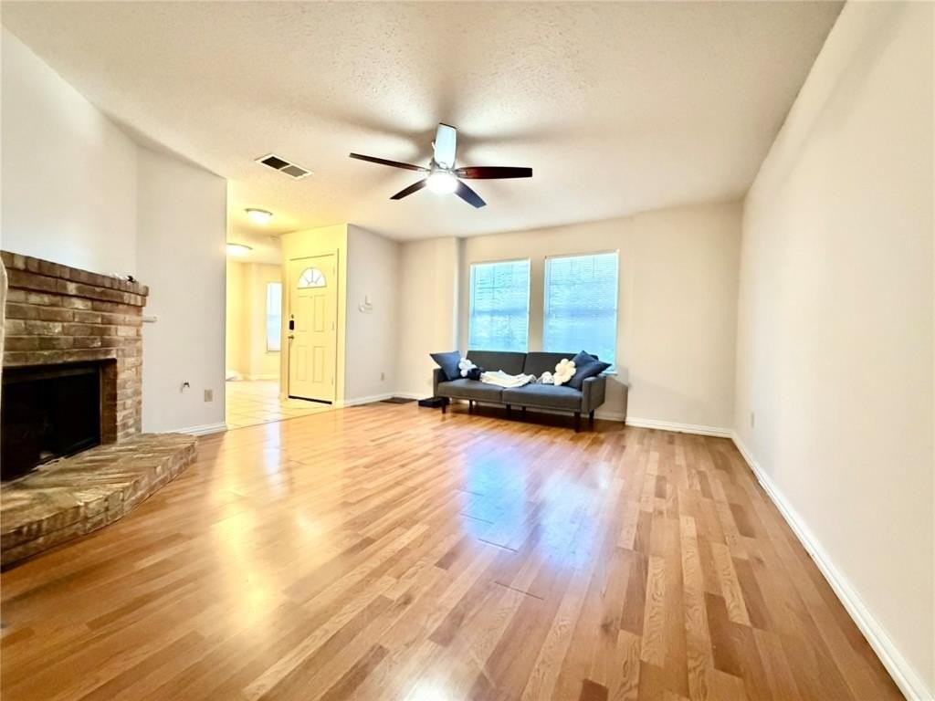 1720 Circle Creek Dr - Photo 4 of 26