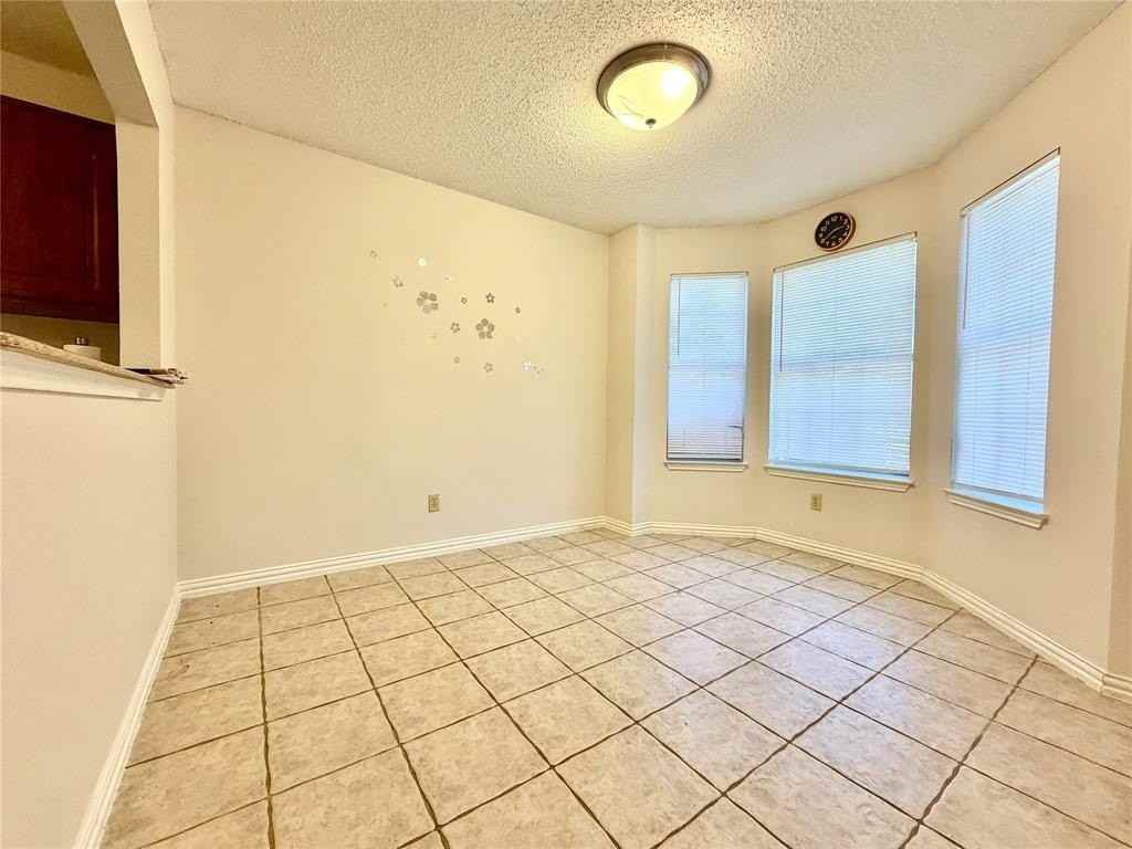 1720 Circle Creek Dr - Photo 5 of 26