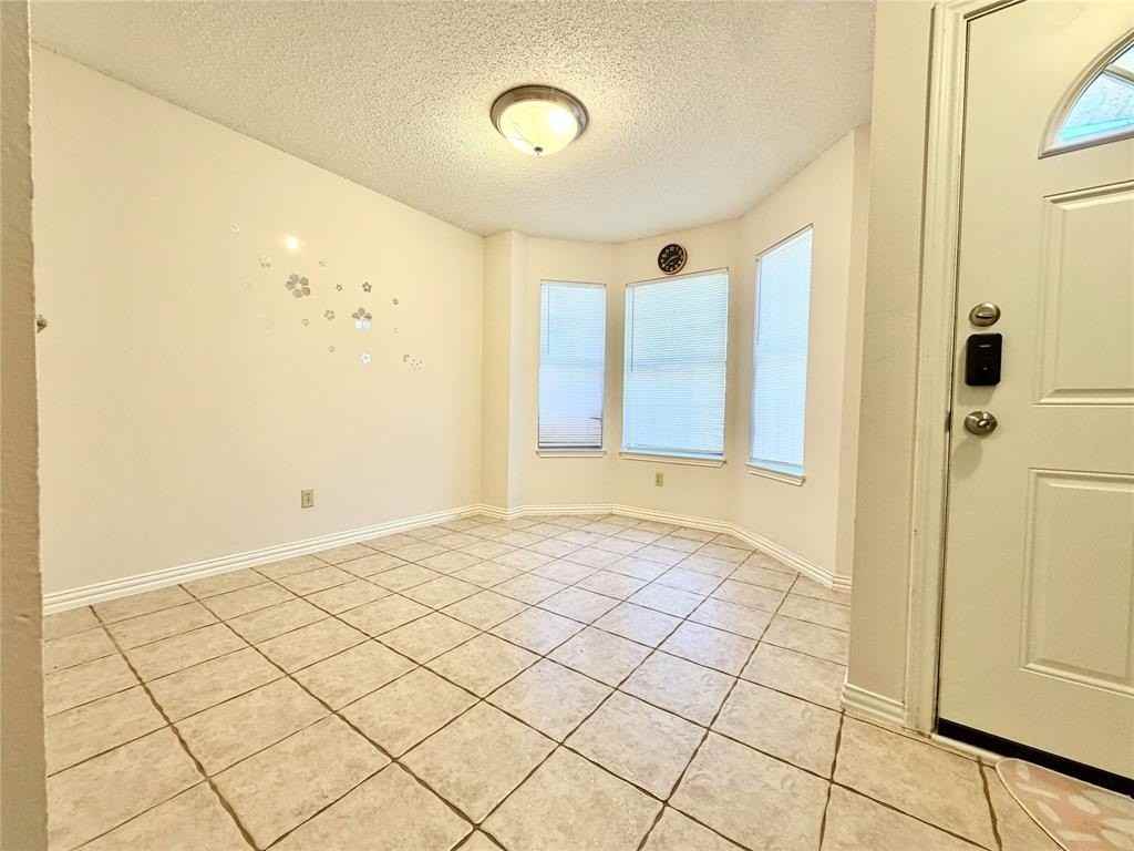 1720 Circle Creek Dr - Photo 6 of 26