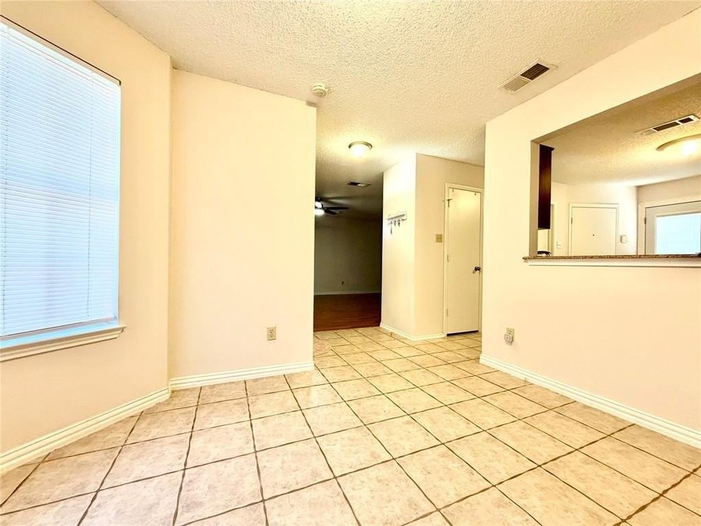 1720 Circle Creek Dr - Photo 7 of 26