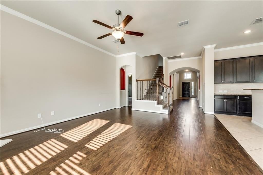 1404 Nacona Dr - Photo 5 of 24