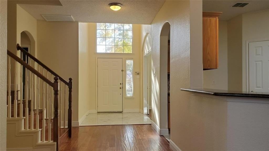 3009 Mill Ridge Dr - Photo 2 of 12