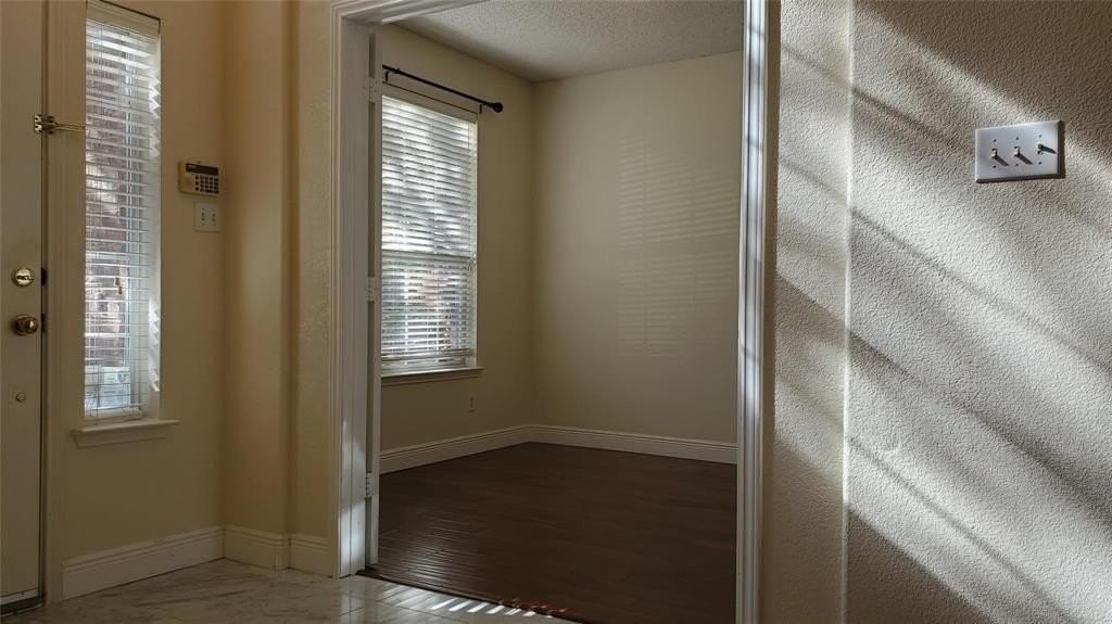 3009 Mill Ridge Dr - Photo 3 of 12