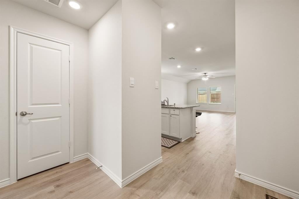 1006 Tall Grass Dr - Photo 4 of 29