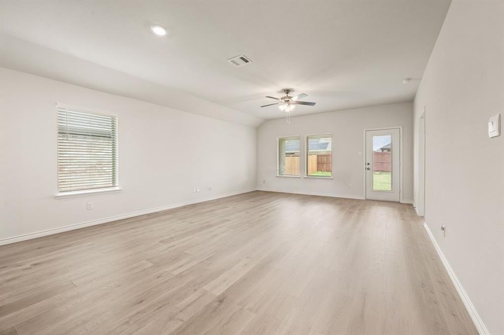 1006 Tall Grass Dr - Photo 5 of 29