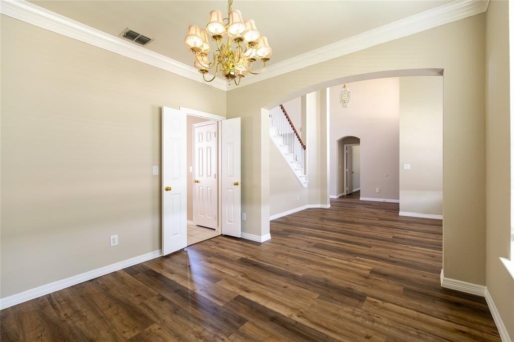 4541 Hawkhurst Dr - Photo 4 of 27