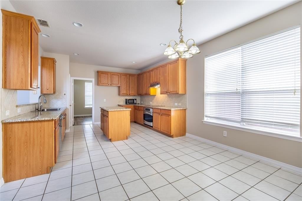 4541 Hawkhurst Dr - Photo 7 of 27