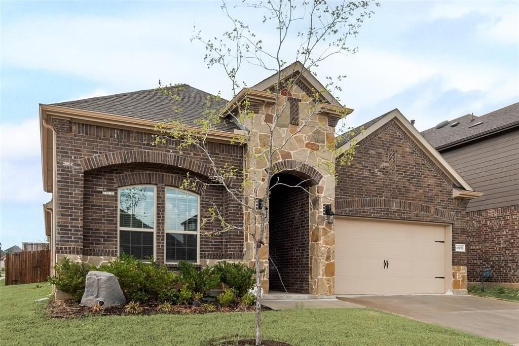 10620 Breezeway Dr - Photo 3 of 32