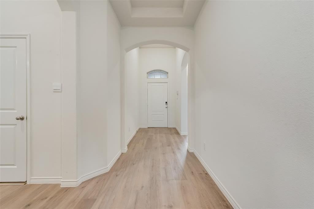10620 Breezeway Dr - Photo 6 of 32