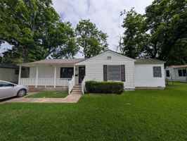 featured image of 1605 Maple Dr