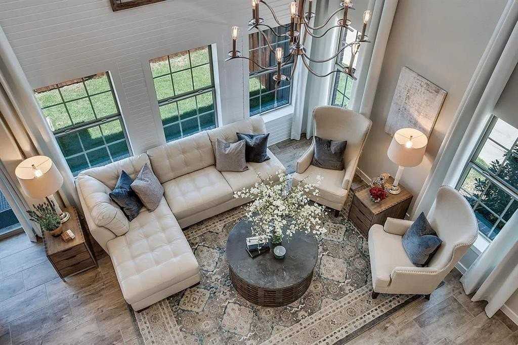 2789 Majesty Dr - Photo 3 of 25