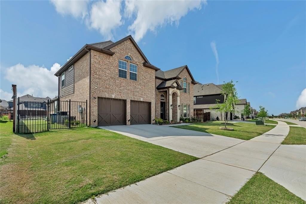 1064 Agape Dr - Photo 3 of 40