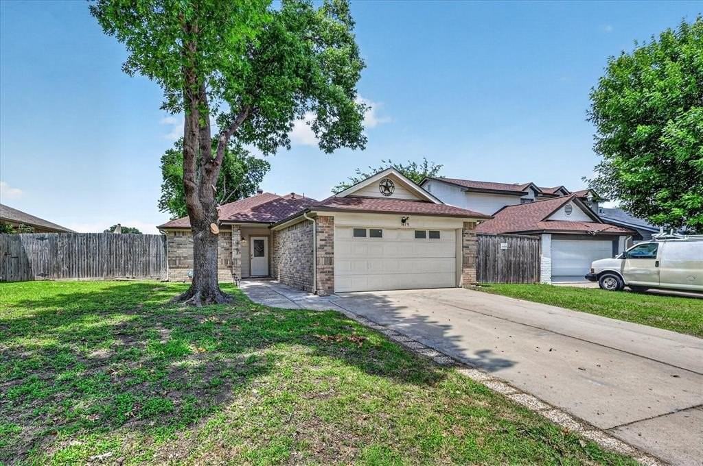 1419 Woodfern Dr - Photo 4 of 28