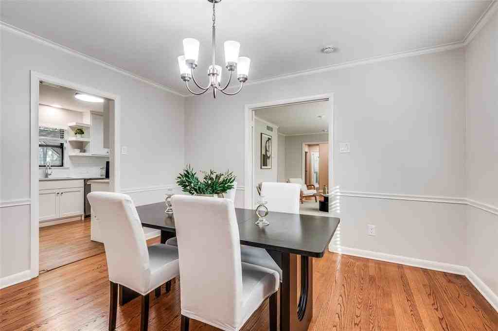 5731 Berkshire Ln - Photo 7 of 21