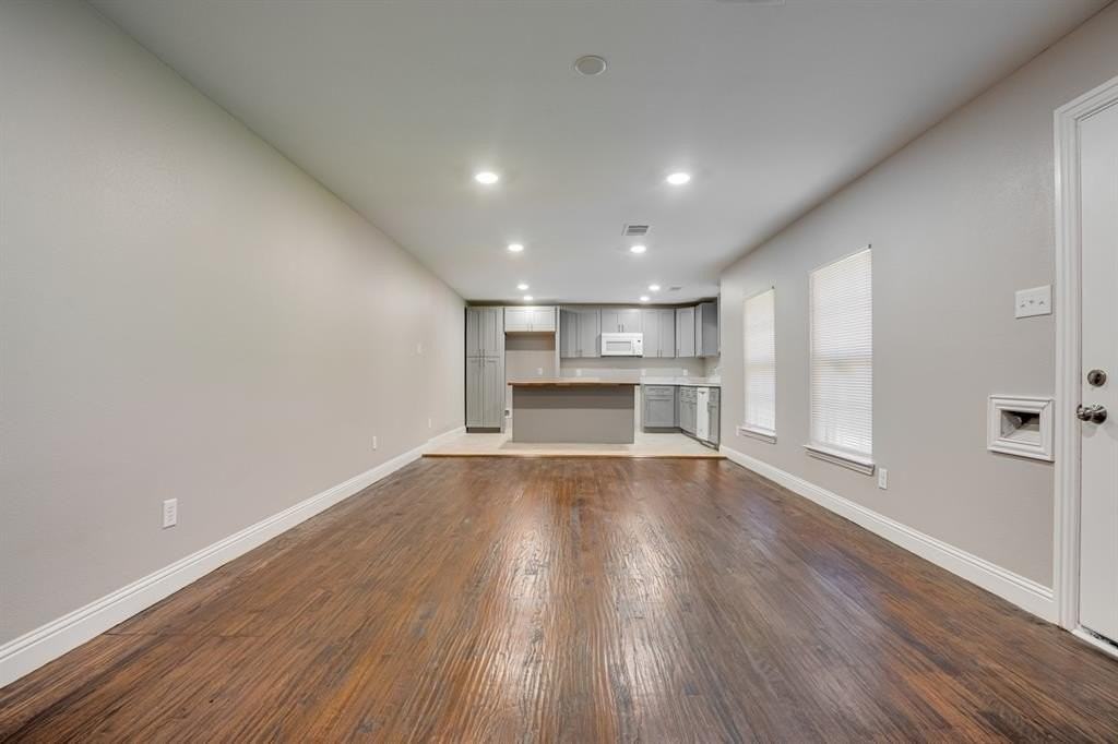 3402 Lawnview Ave - Photo 5 of 18