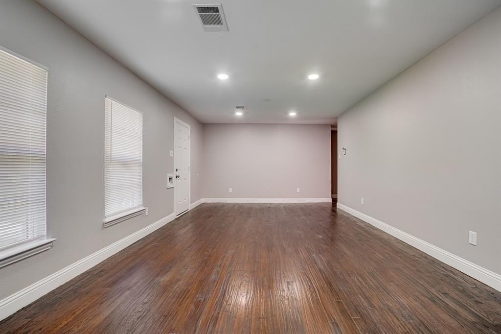 3402 Lawnview Ave - Photo 6 of 18