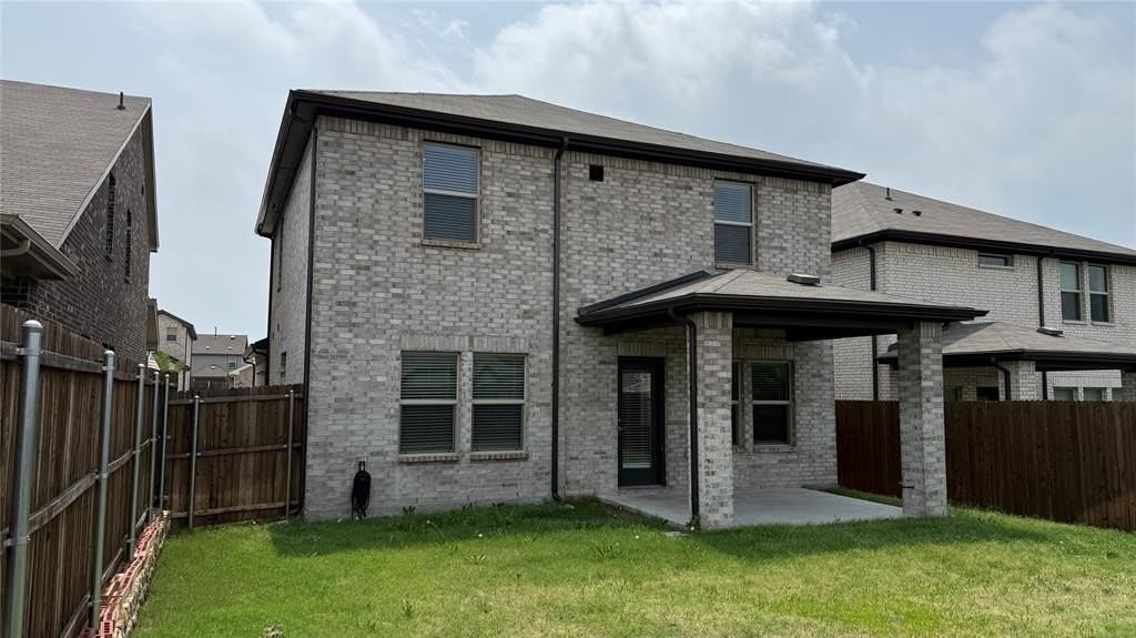 616 Mckenna Dr - Photo 4 of 26