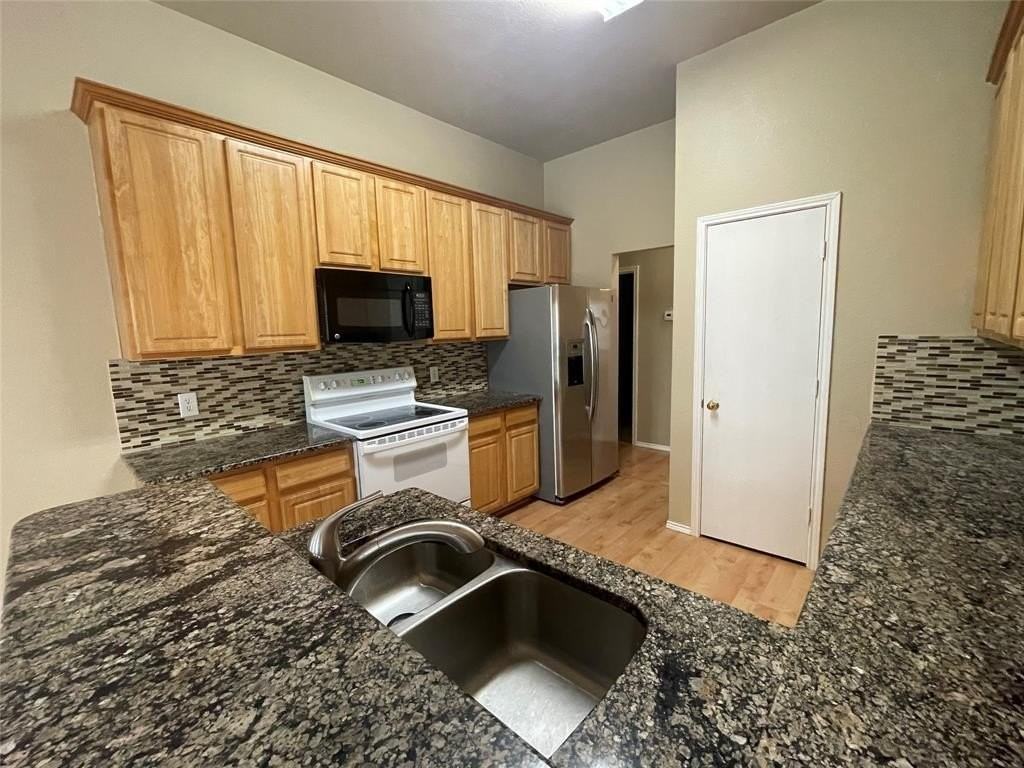 9328 Sycamore St - Photo 7 of 25