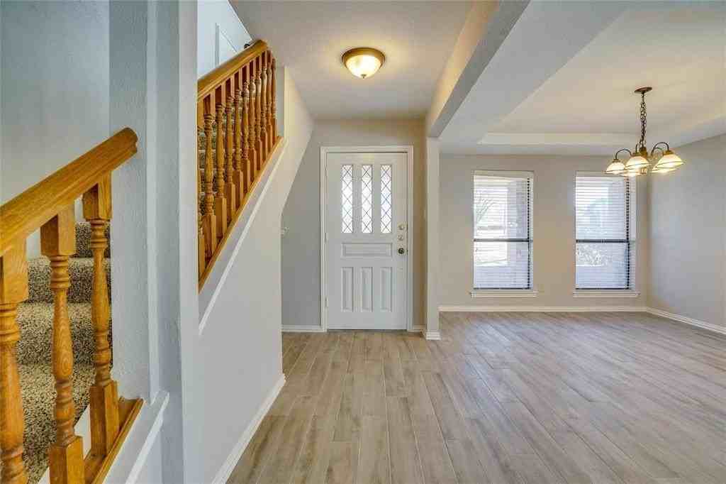 3301 Darion Ln - Photo 3 of 28