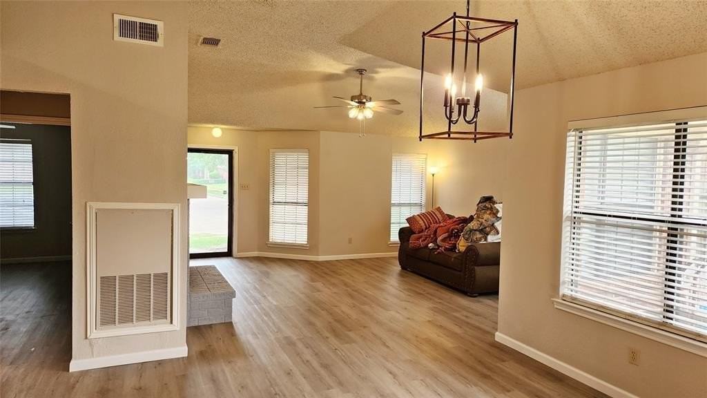 520 Kirkland Dr - Photo 2 of 13