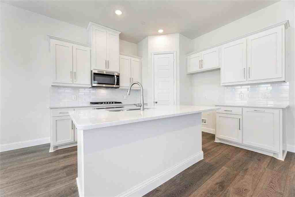 4704 Corriente Vista Ln - Photo 5 of 37