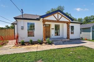 featured image of 4002 Falls Dr
