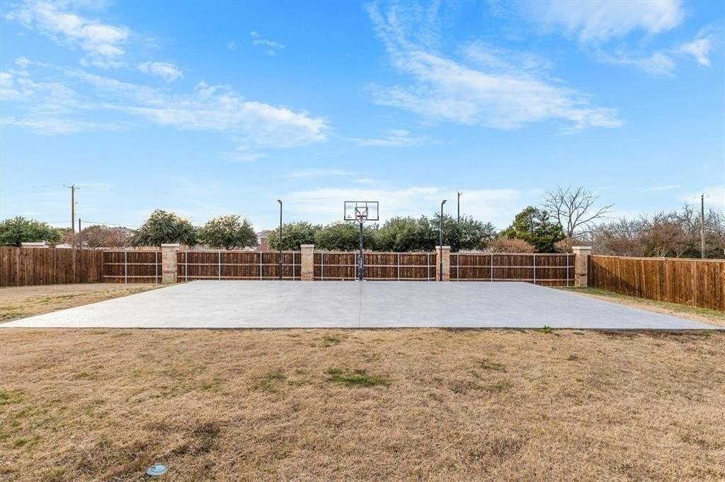 2511 Cedar Creek Dr - Photo 4 of 14